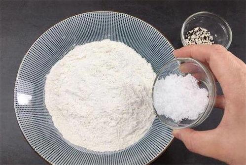 用白糖十分鐘發(fā)面,聽起來像網紅偏方,但它真的能做到